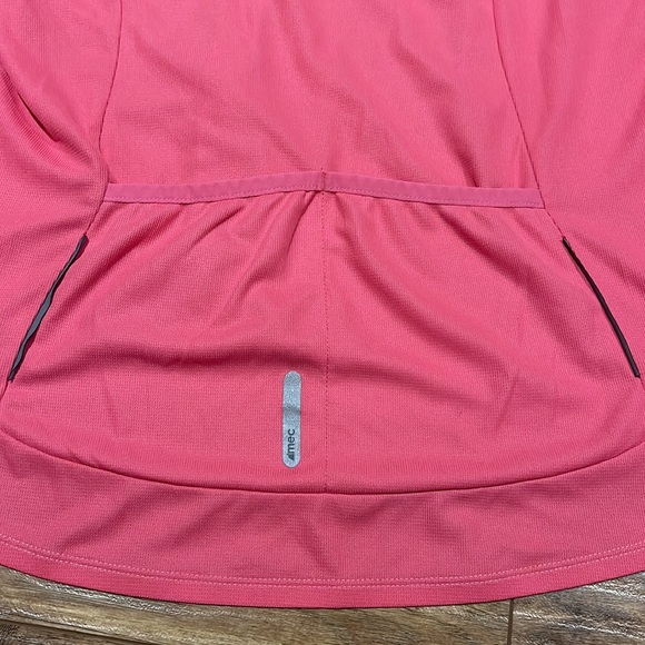MEC pink cycling jersey - Picture 9 of 9